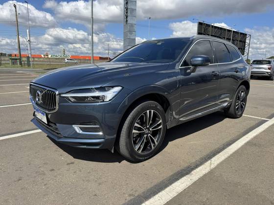 VOLVO XC60 2.0 T8 HYBRID MOMENTUM AWD GEARTRONIC VOLVO XC60 2.0 T8 HYBRID MOMENTUM AWD GEARTRONIC